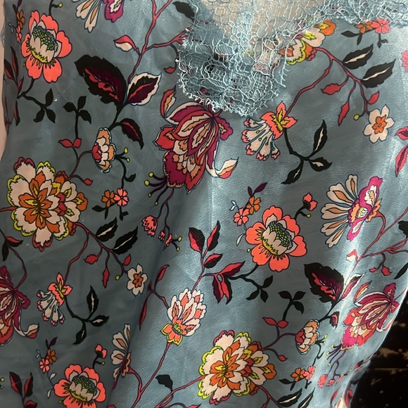 Victoria’s Secret camisole - Picture 2 of 6